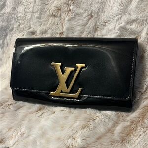 Black Patent Louis Vuitton Clutch